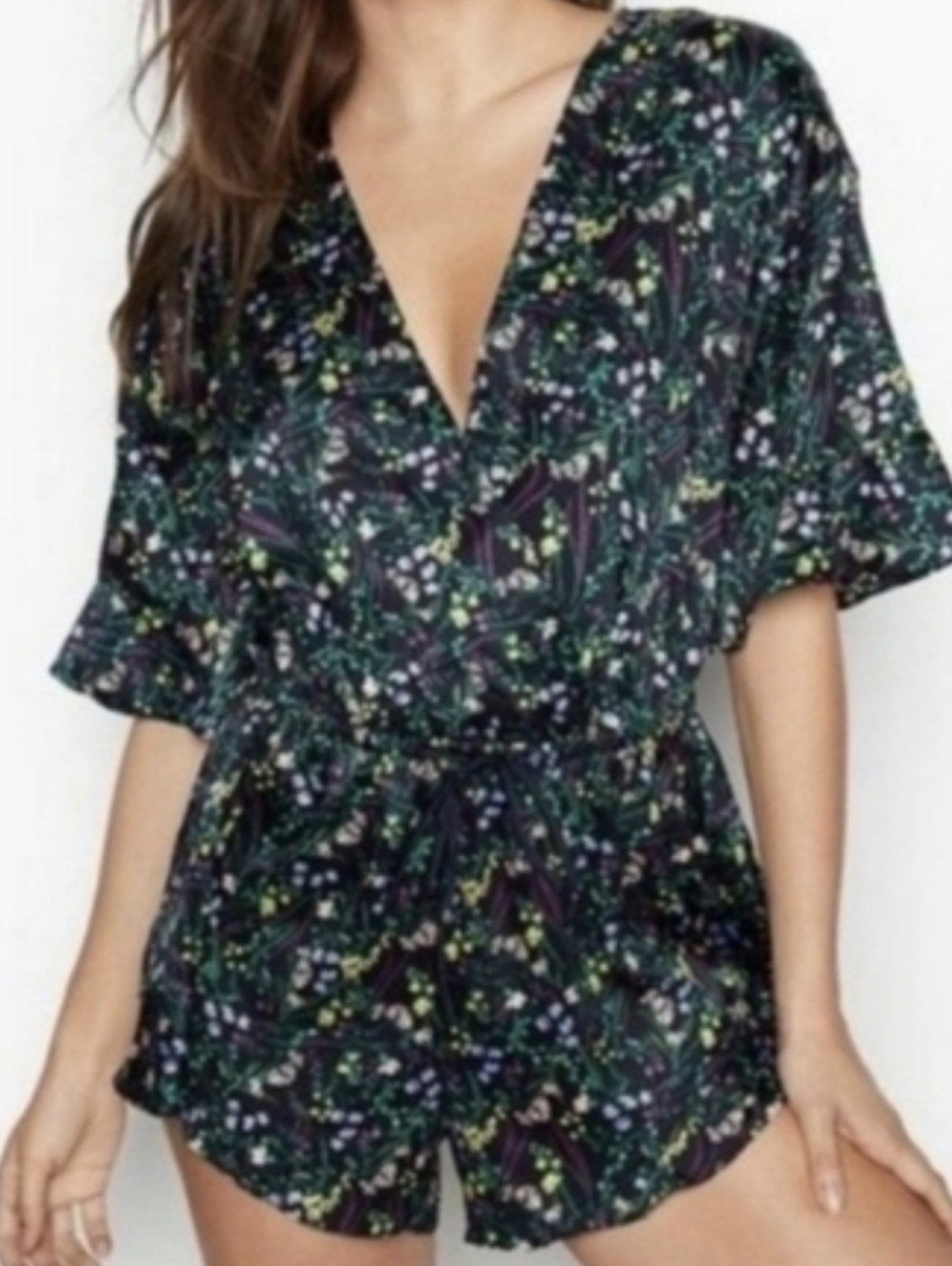 NWT Victoria's Secret Navy Floral Print Romper..size:XS